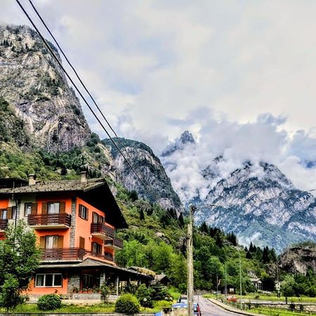 Hotel Ristorante Sasso Remenno Val Masino Экстерьер фото