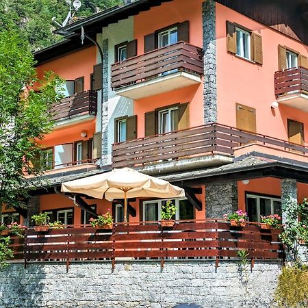 Hotel Ristorante Sasso Remenno Val Masino Экстерьер фото