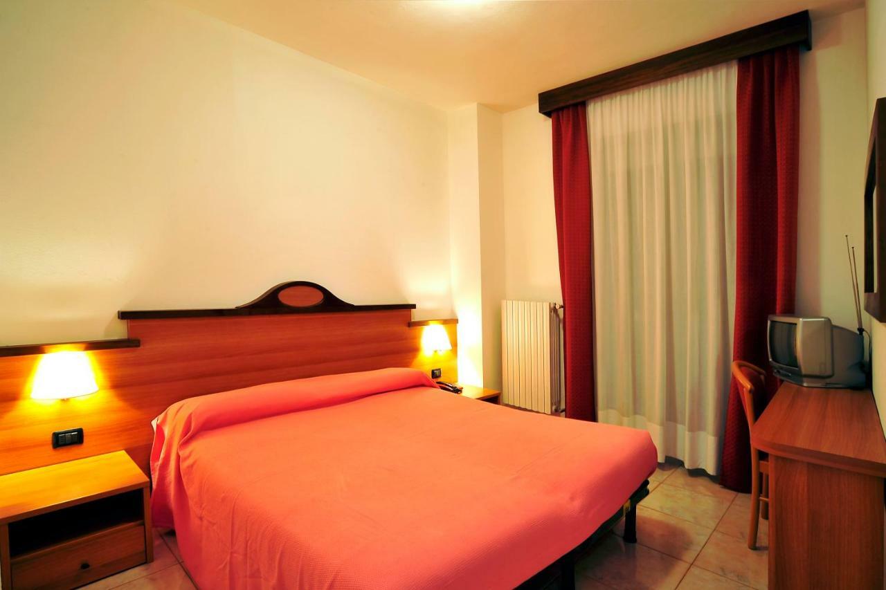 Hotel Ristorante Sasso Remenno Val Masino Экстерьер фото