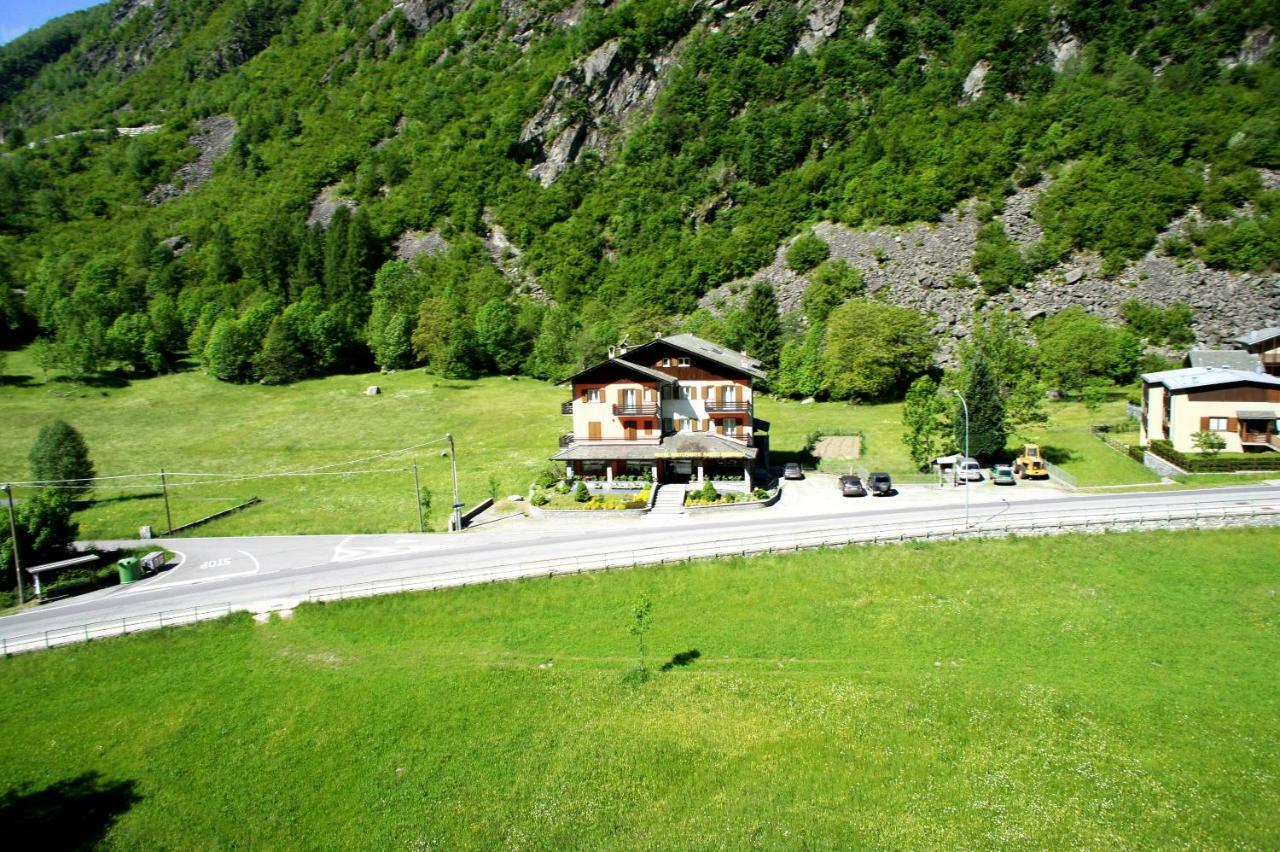 Hotel Ristorante Sasso Remenno Val Masino Экстерьер фото